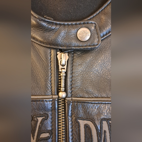 Harley Davidison Leather Coat - Picture 3 of 16